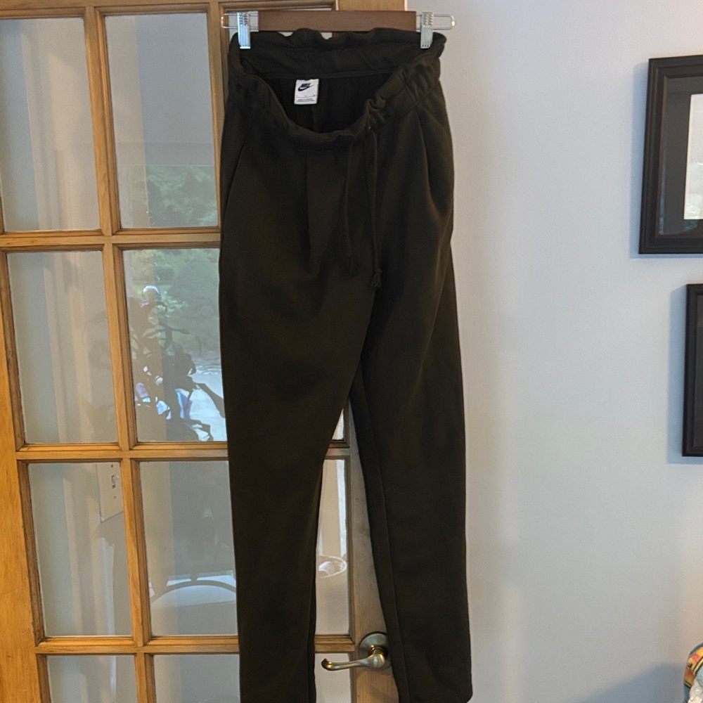 Nike women’s deep green jogger size small